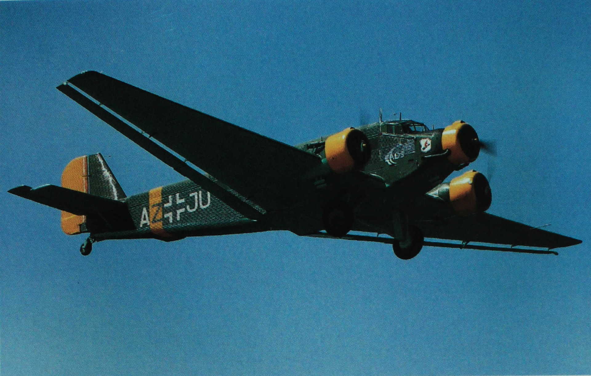 尽管是作为运输机而声名远扬,但荣克斯公司的ju52/3m是作为轰炸